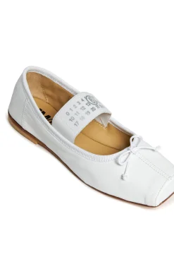 Slippers And Sandals | Slippers And Sandals><noscript><img width=