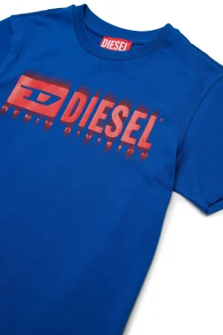 T-Shirts><noscript><img width=