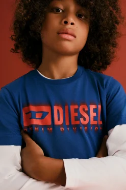 T-Shirts><noscript><img width=