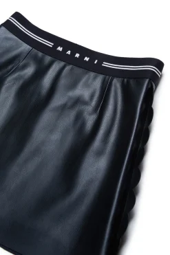 Skirts><noscript><img width=