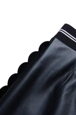 Skirts><noscript><img width=