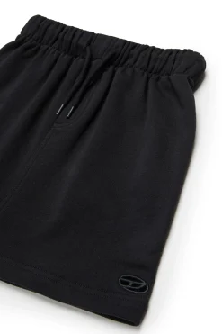 Skirts><noscript><img width=