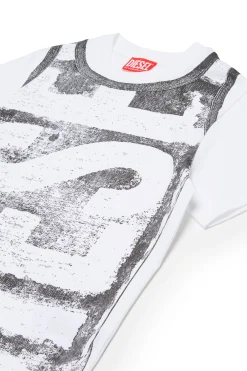 T-Shirts | T-Shirts><noscript><img width=