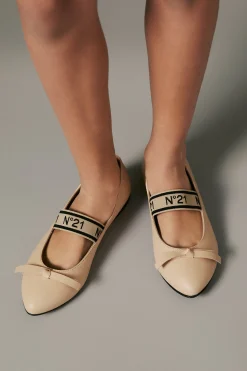 Slippers And Sandals | Slippers And Sandals>N°21 Leather ballerinas with bow nude