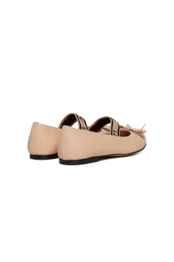 Slippers And Sandals | Slippers And Sandals><noscript><img width=