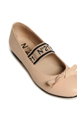 Slippers And Sandals | Slippers And Sandals><noscript><img width=