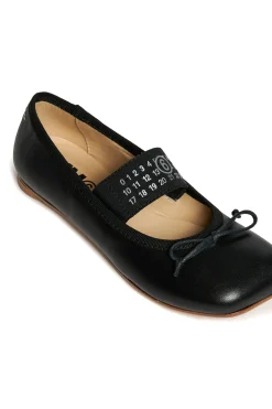 Slippers And Sandals | Slippers And Sandals><noscript><img width=