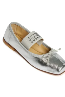 Slippers And Sandals | Slippers And Sandals><noscript><img width=