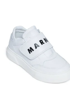 Sneakers | Sneakers><noscript><img width=
