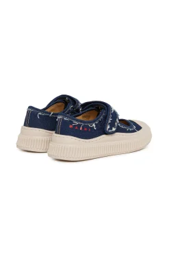Sneakers | Sneakers><noscript><img width=