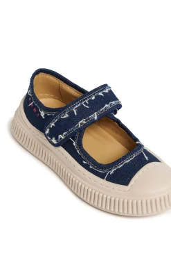 Sneakers | Sneakers><noscript><img width=