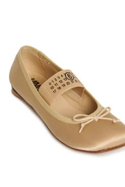 Slippers And Sandals | Slippers And Sandals><noscript><img width=