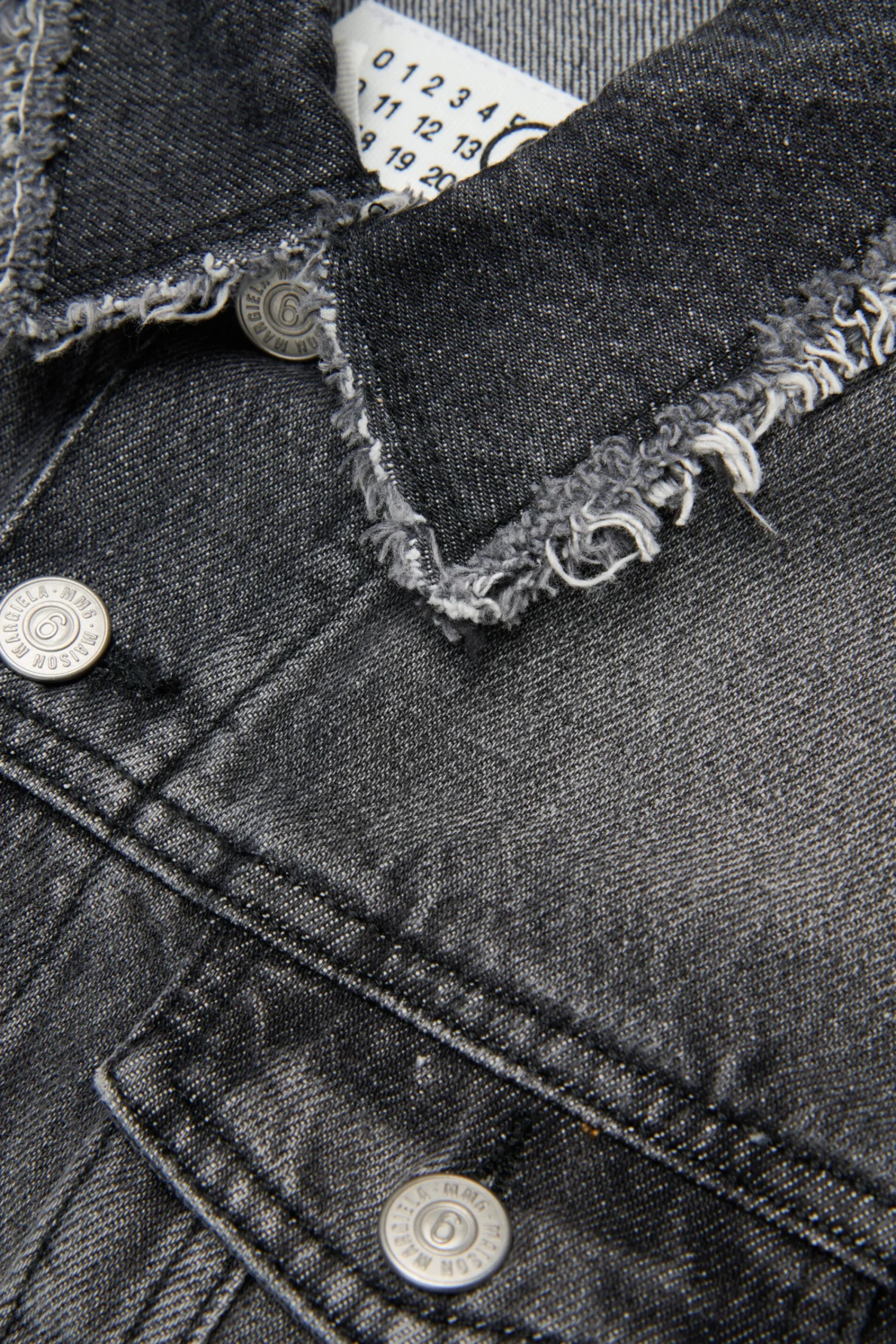 Jackets And Padded Jackets | Denim-Mania>MM6 MAISON MARGIELA Sleeveless black denim jacket Denim Black