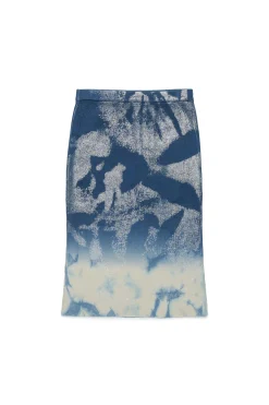 Skirts><noscript><img width=