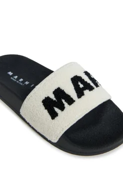 Slippers And Sandals | Slippers And Sandals><noscript><img width=