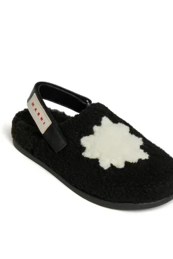 Slippers And Sandals | Slippers And Sandals><noscript><img width=