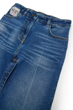 Skirts><noscript><img width=